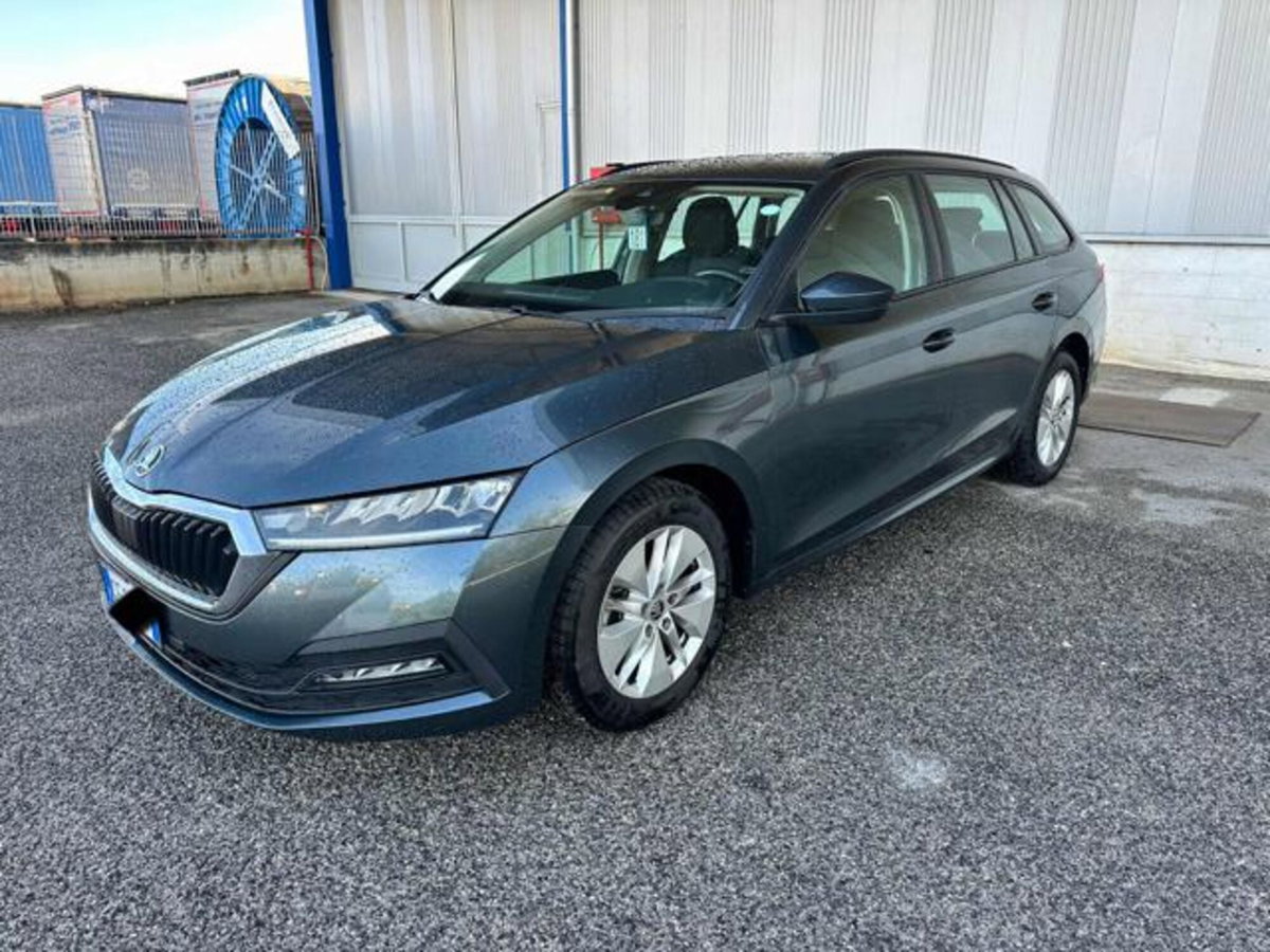Skoda Octavia Station Wagon 2.0 TDI EVO SCR DSG Wagon Executive (2)