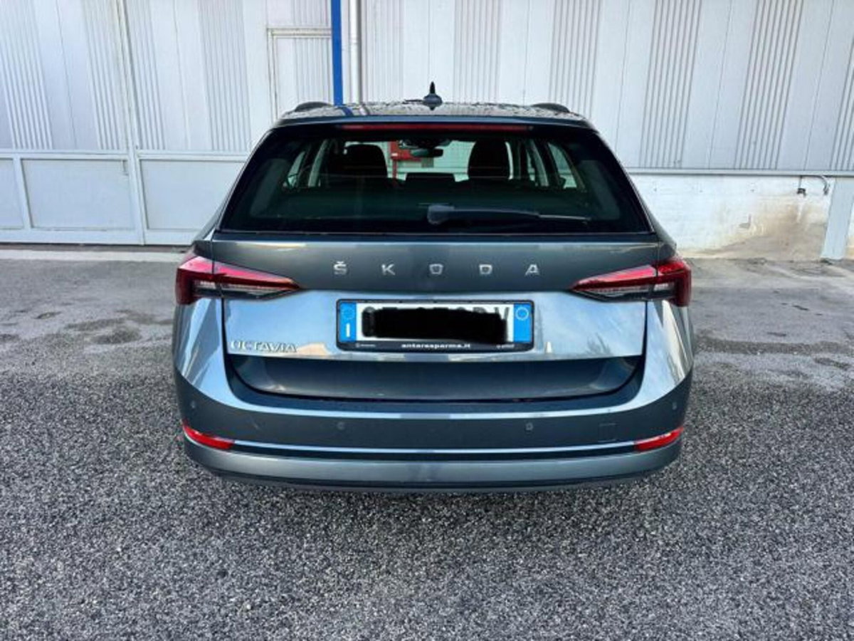 Skoda Octavia Station Wagon 2.0 TDI EVO SCR DSG Wagon Executive (6)