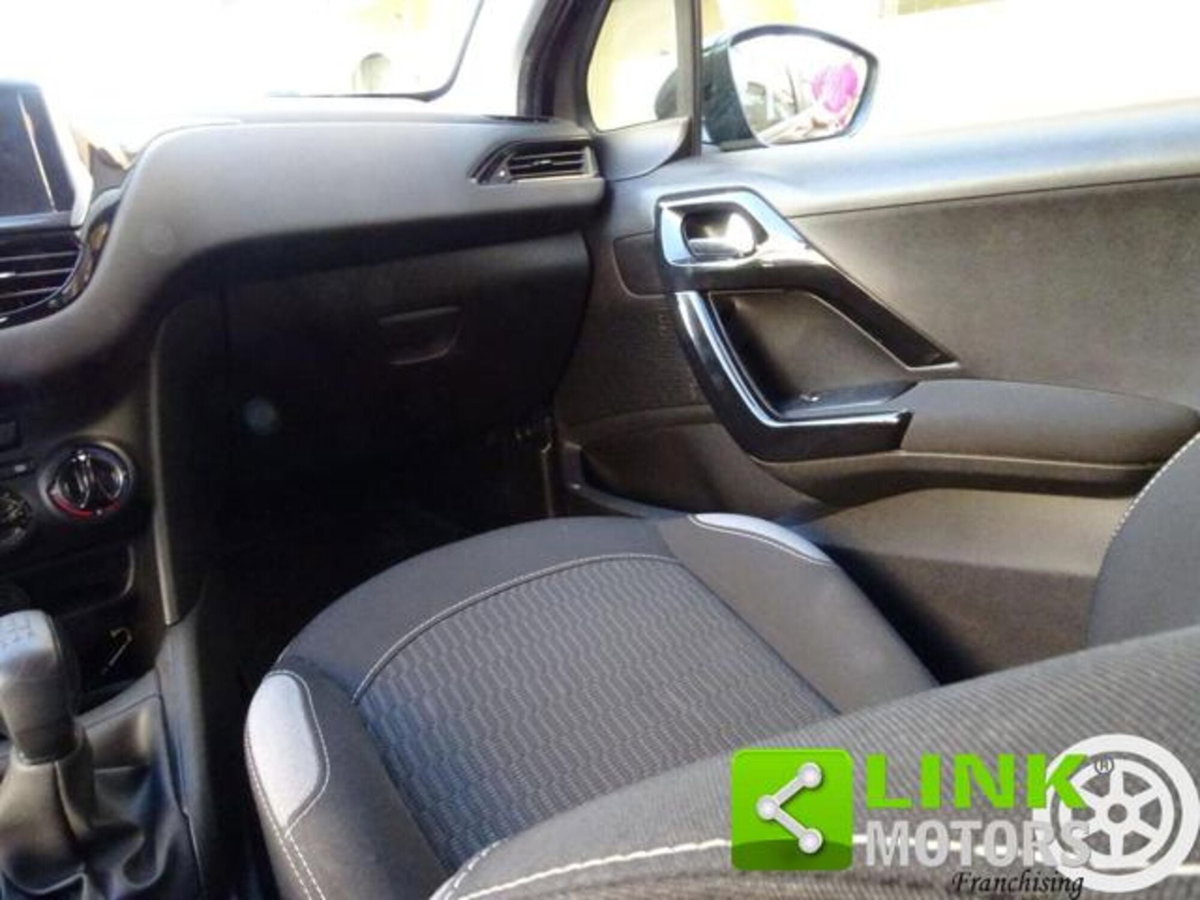 Peugeot 208 VTi 82 CV 5 porte Access (11)