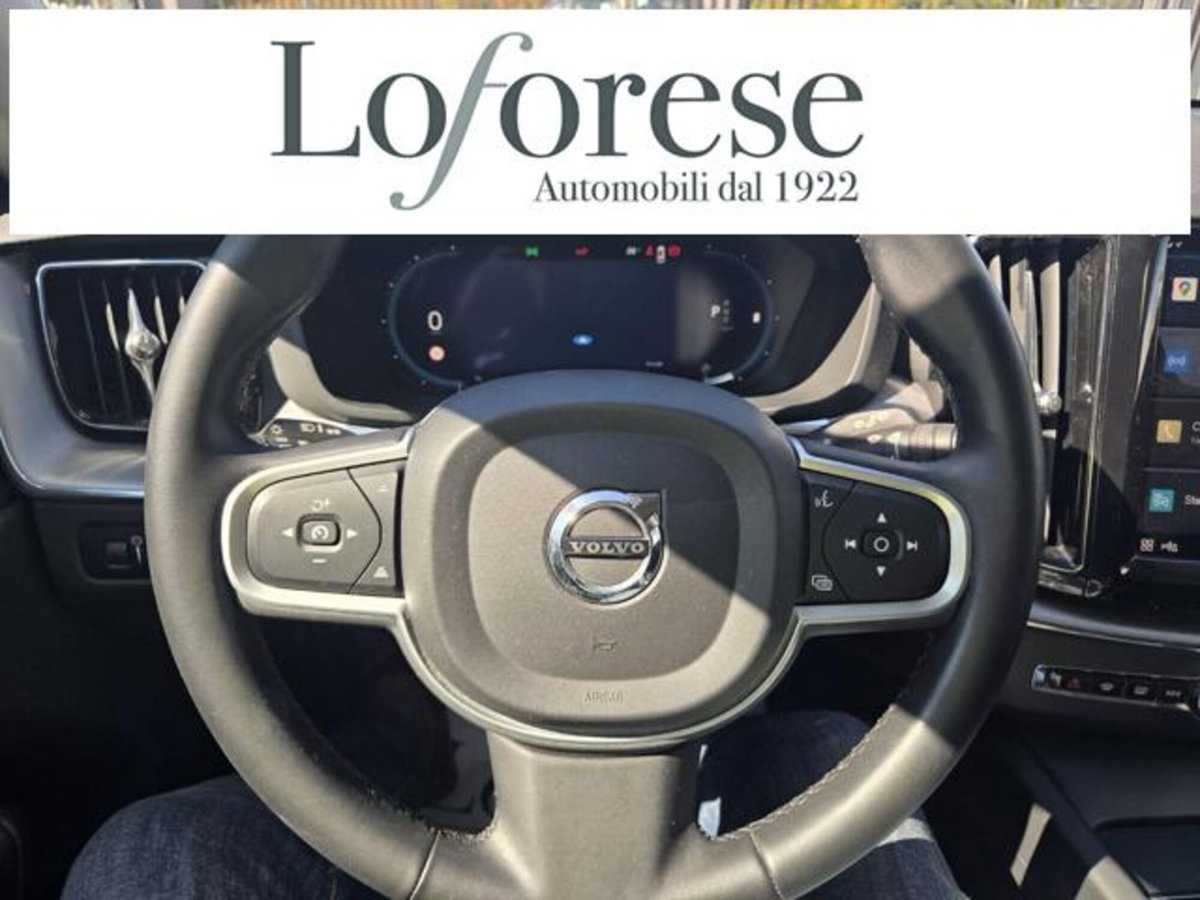 Volvo XC60 B5 (d) AWD automatico Core (15)