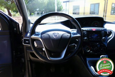 Lancia Ypsilon 1.2 69 CV 5 porte Gold (13)