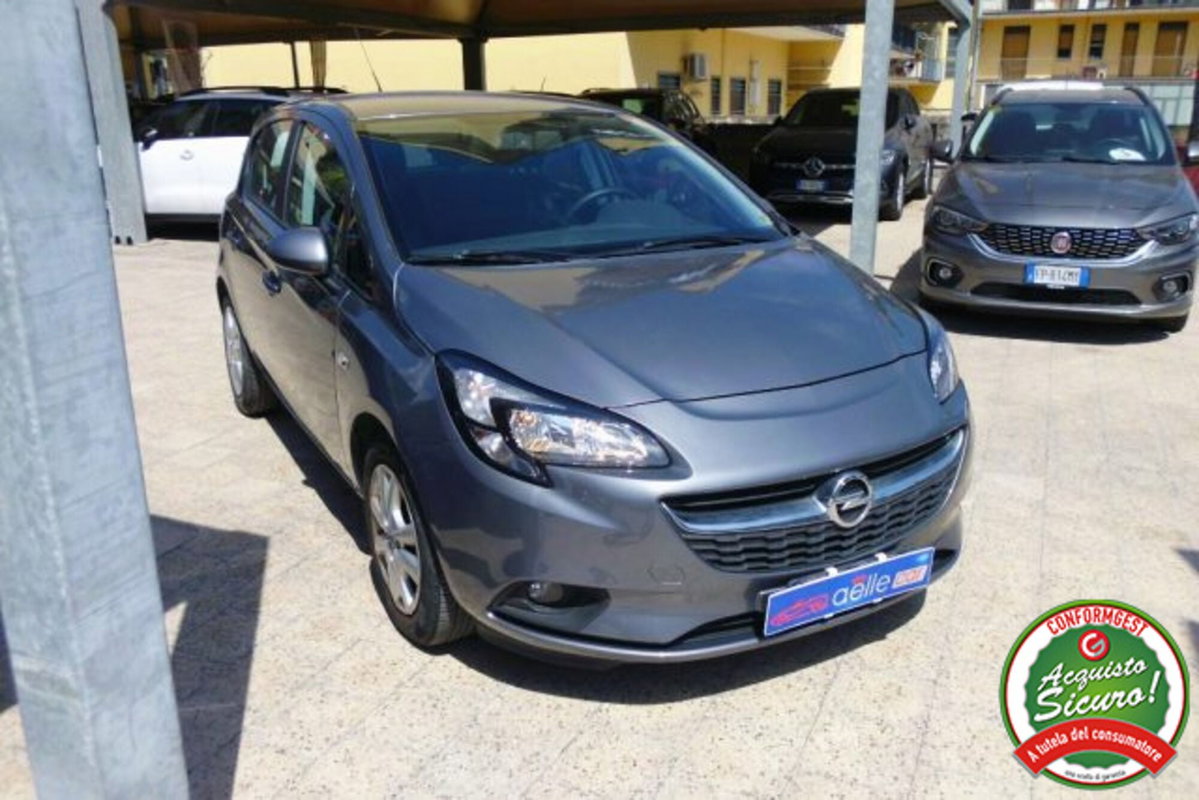 Opel Corsa 1.2 5 porte Cosmo