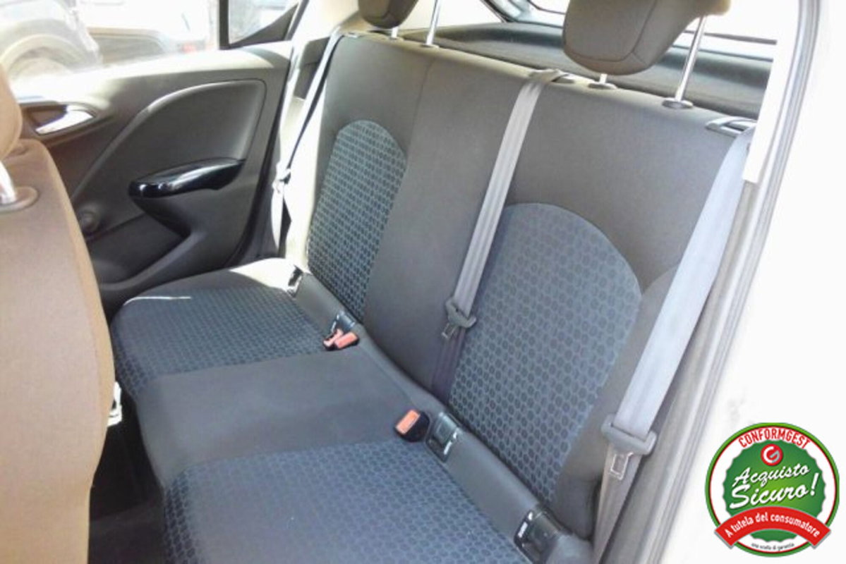 Opel Corsa 1.2 5 porte Cosmo (12)
