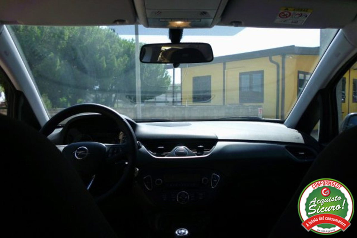 Opel Corsa 1.2 5 porte Cosmo (14)