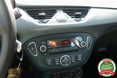 Opel Corsa 1.2 5 porte Cosmo (19)