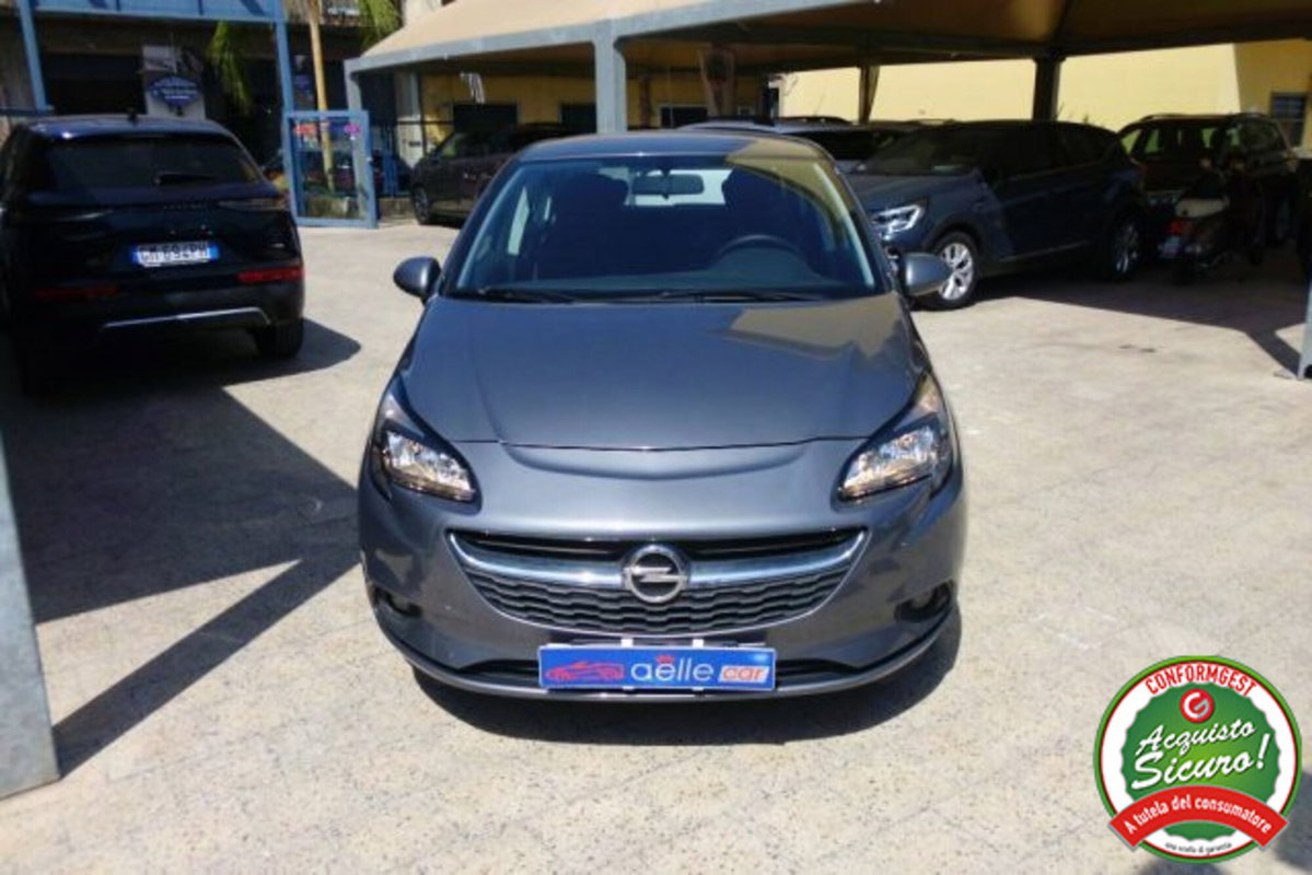 Opel Corsa 1.2 5 porte Cosmo (2)