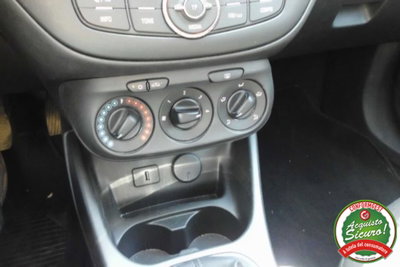 Opel Corsa 1.2 5 porte Cosmo (20)
