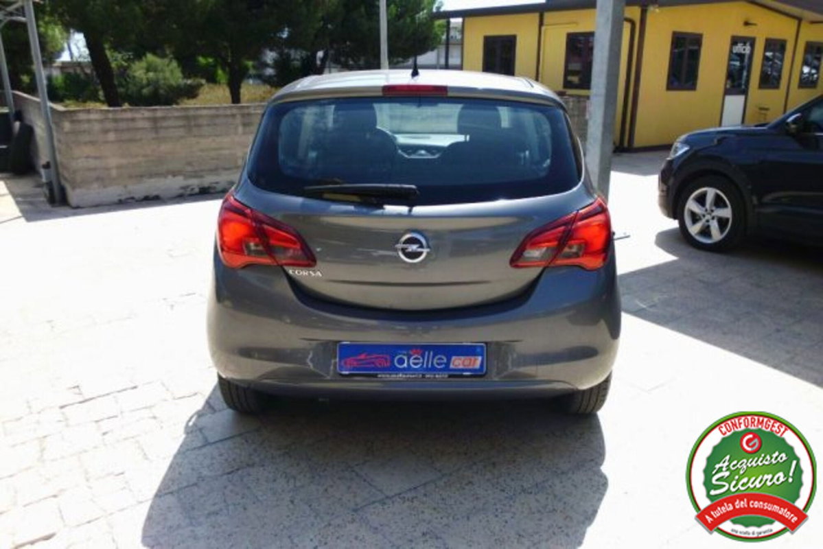 Opel Corsa 1.2 5 porte Cosmo (6)