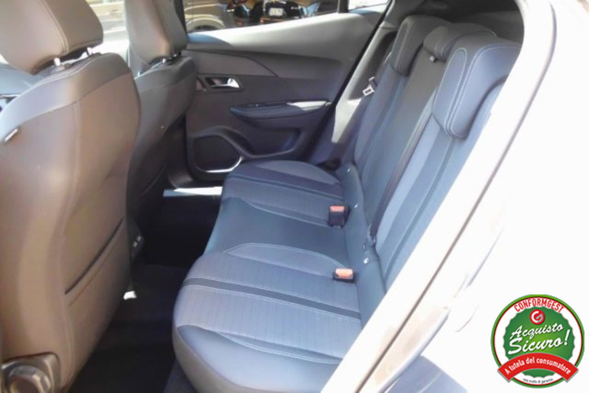 Peugeot 2008 BlueHDi 130 S&S EAT8 Allure Pack (10)