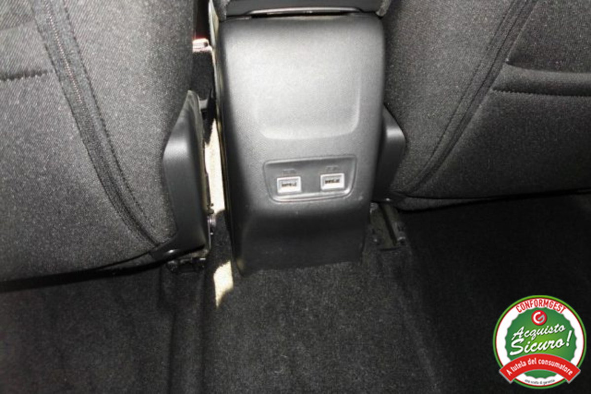 Peugeot 2008 BlueHDi 130 S&S EAT8 Allure Pack (15)