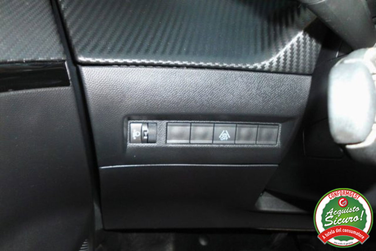 Peugeot 2008 BlueHDi 130 S&S EAT8 Allure Pack (17)