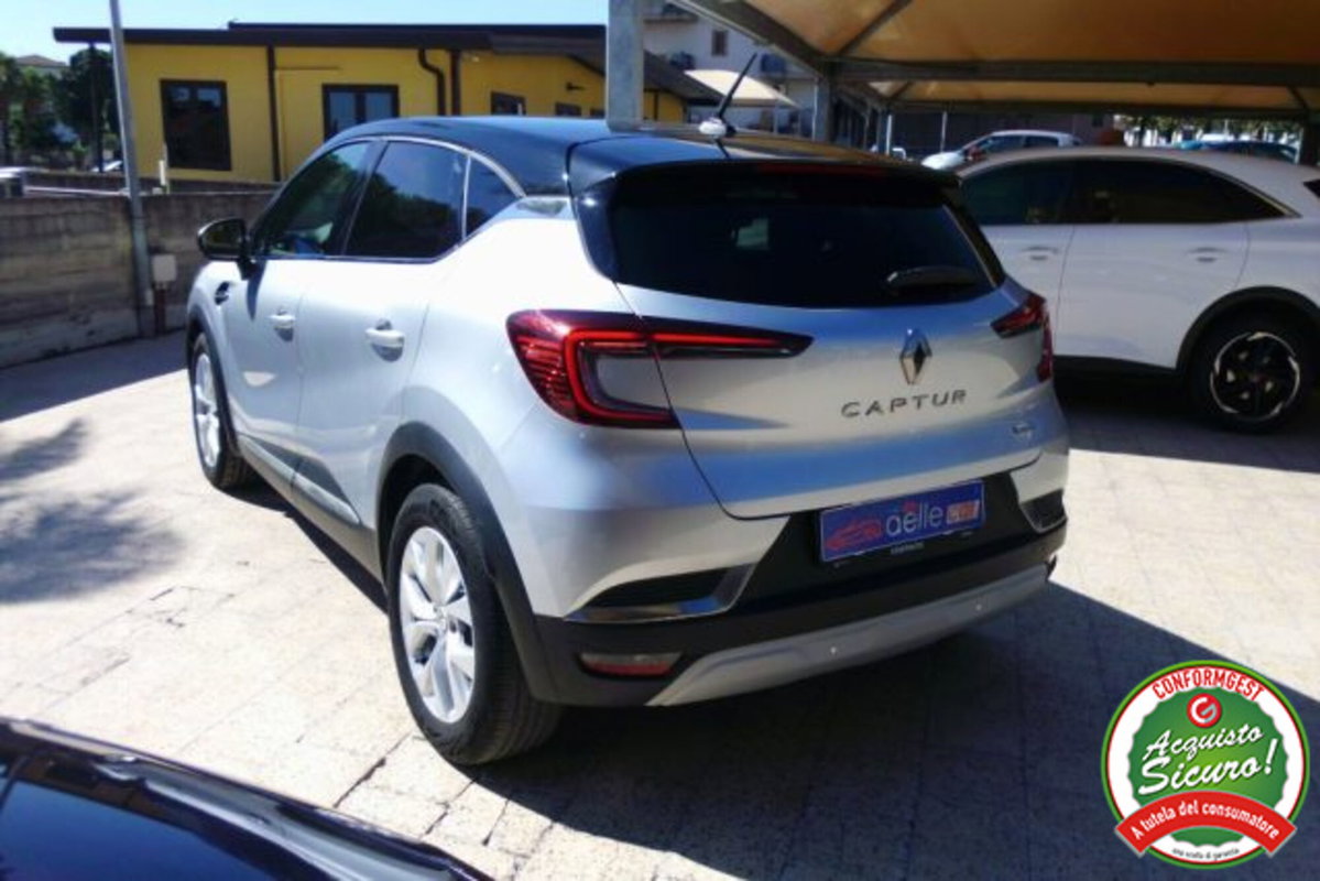 Renault Captur Full Hybrid E-Tech 145 CV Initiale Paris (5)