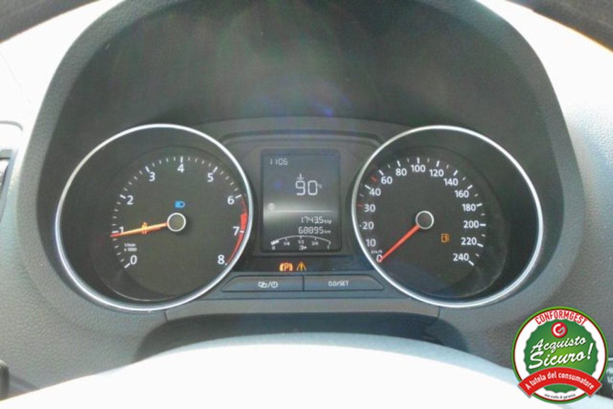 Volkswagen Polo 1.0 MPI 75 CV 5p. Comfortline (16)