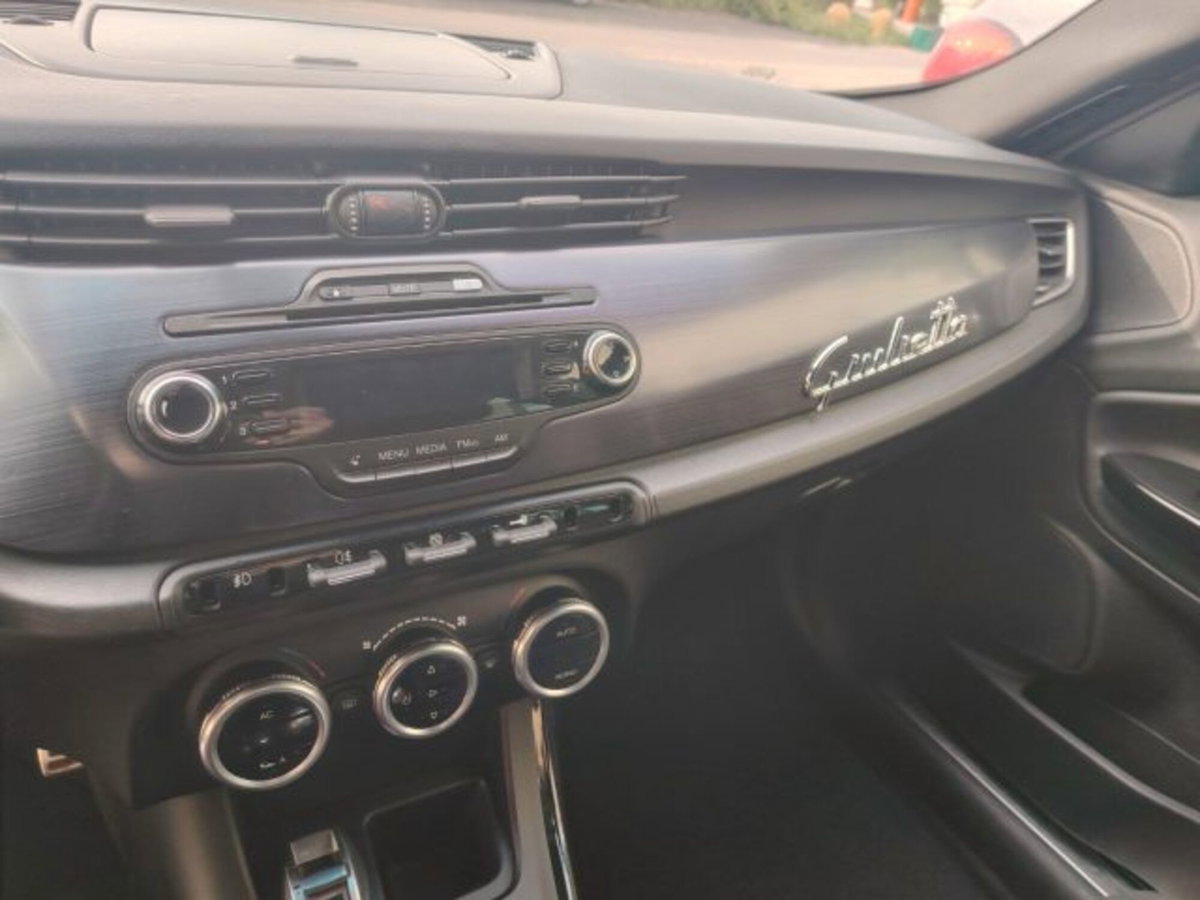 Alfa Romeo Giulietta 2.0 JTDm-2 Exclusive 140cv (15)
