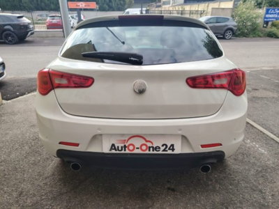 Alfa Romeo Giulietta 2.0 JTDm-2 Exclusive 140cv (9)