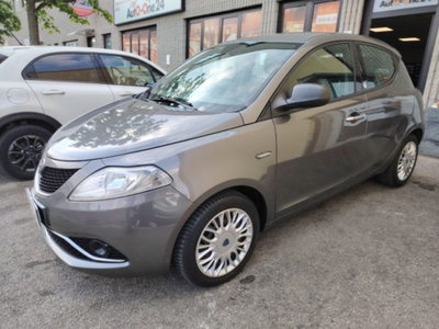 Lancia Ypsilon 1.2 69 CV 5 porte GPL Ecochic Alberta Ferretti (3)