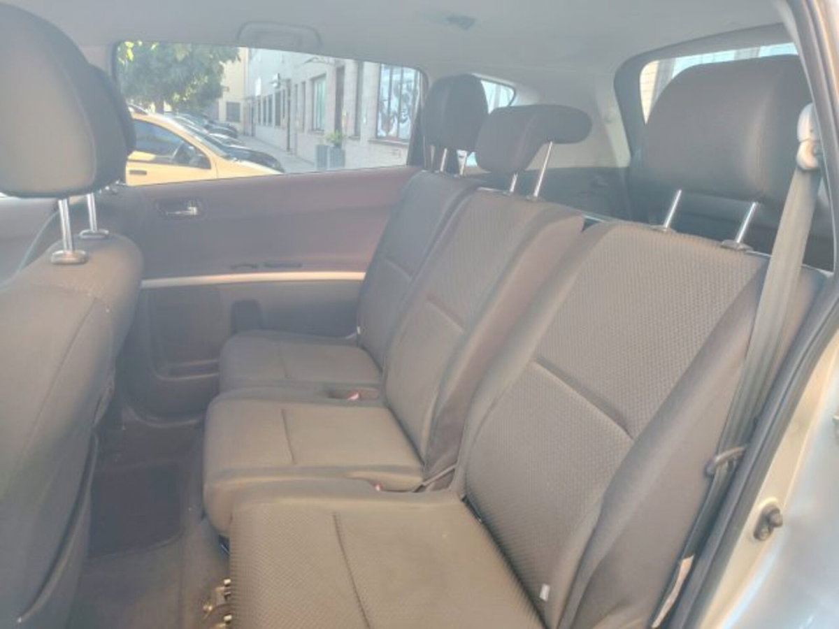 Toyota Corolla Verso 1.8 16V Sol (15)