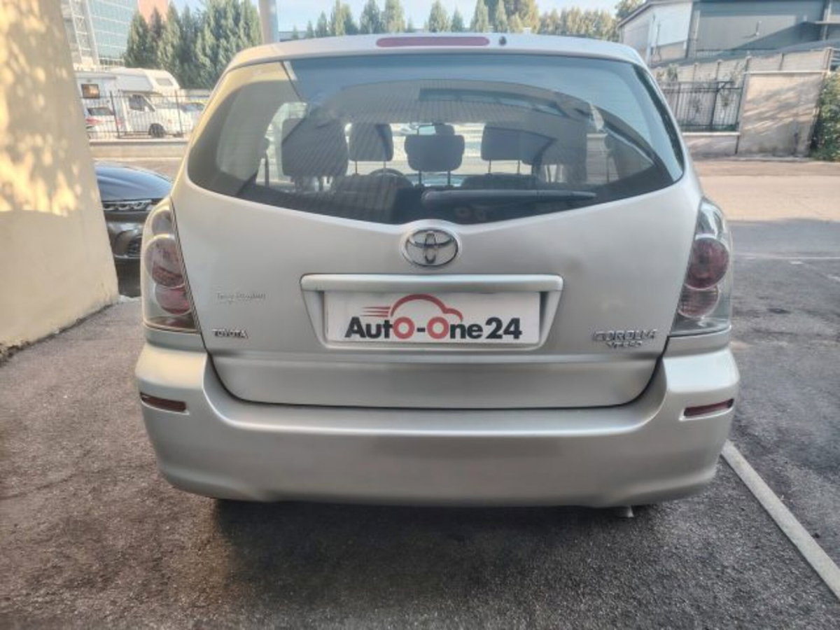 Toyota Corolla Verso 1.8 16V Sol (7)