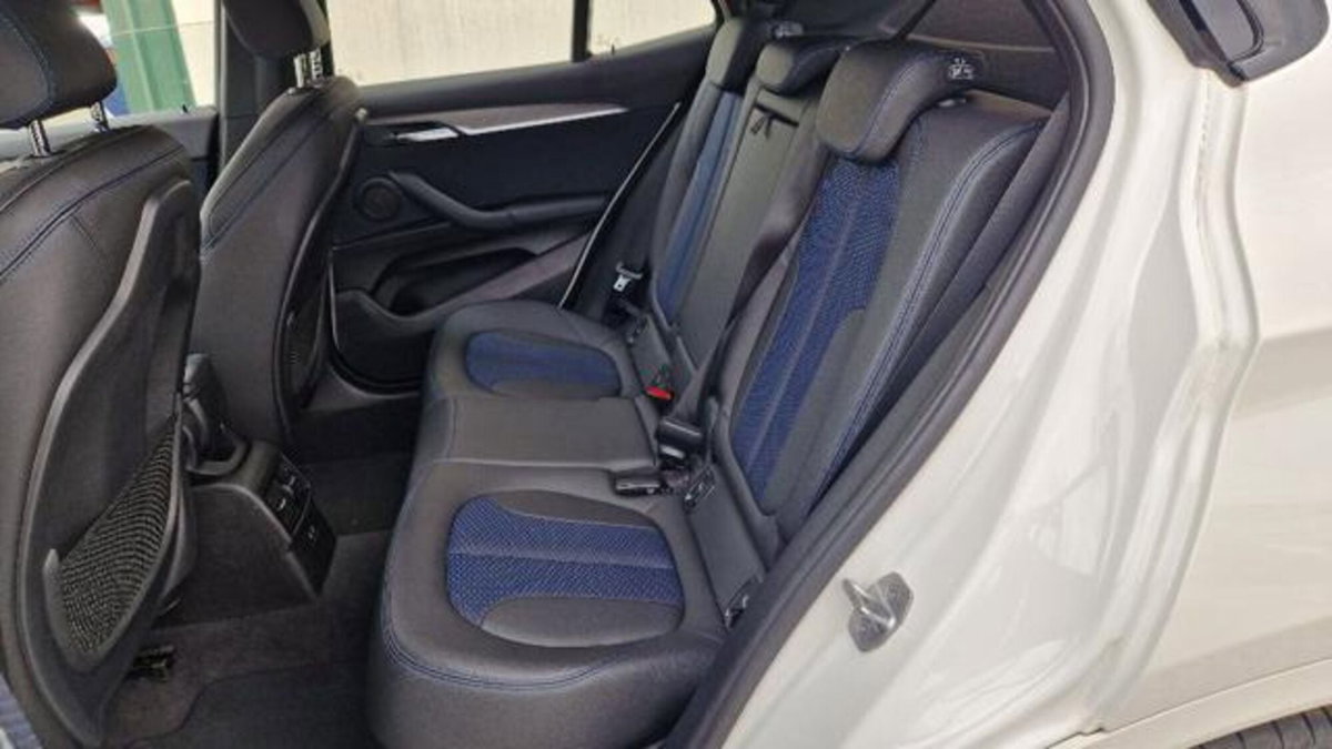BMW X2 sDrive18d (9)