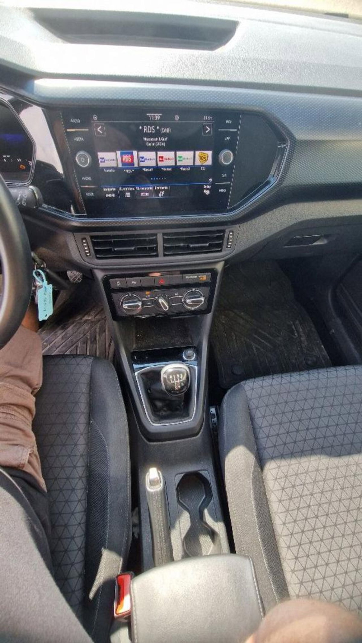 Volkswagen T-Cross 1.0 TSI Style BMT (5)