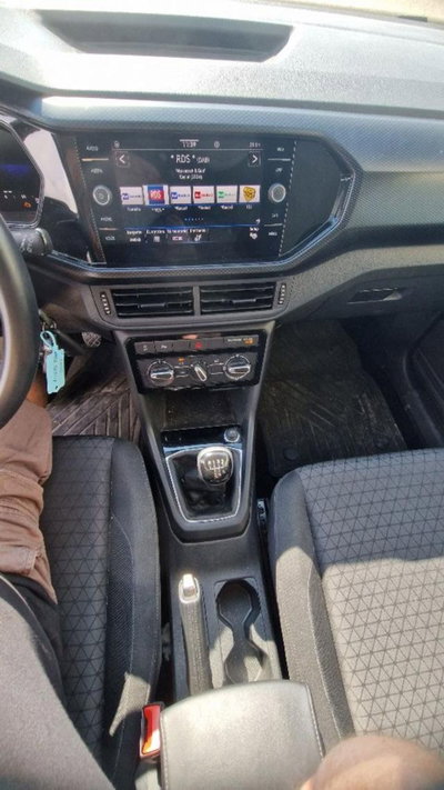 Volkswagen T-Cross 1.0 TSI Style BMT (5)
