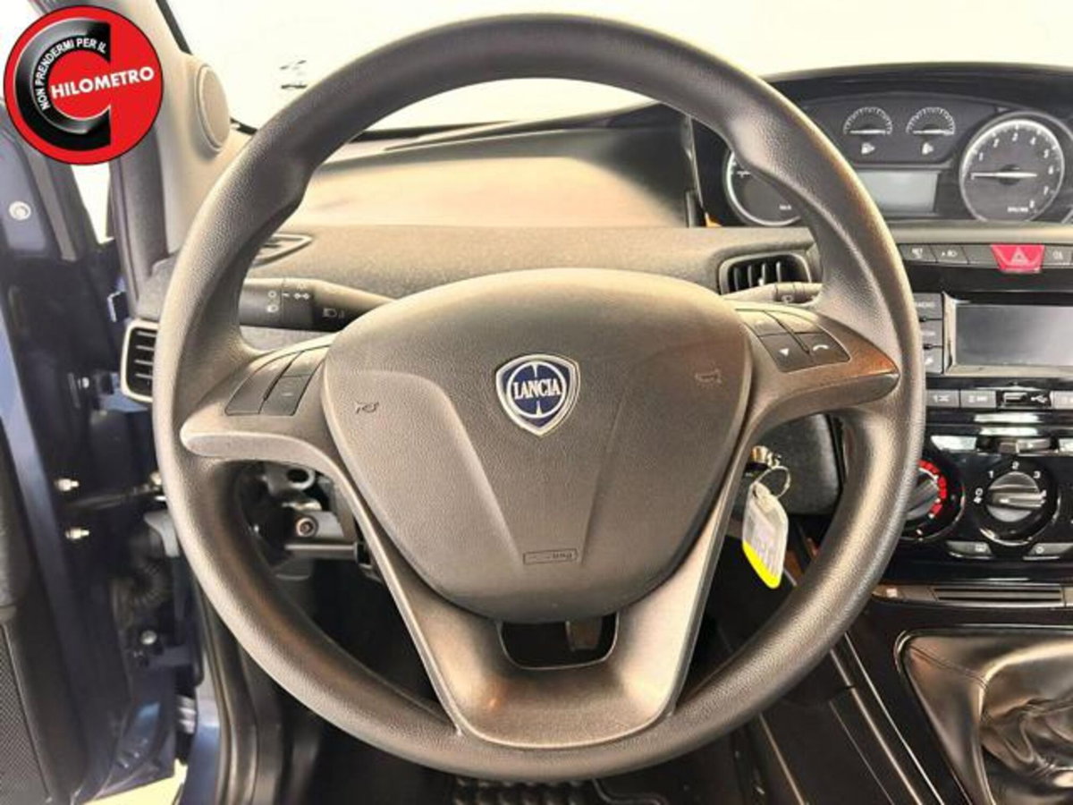 Lancia Ypsilon 1.0 FireFly 5 porte S&S Hybrid Silver Plus (10)