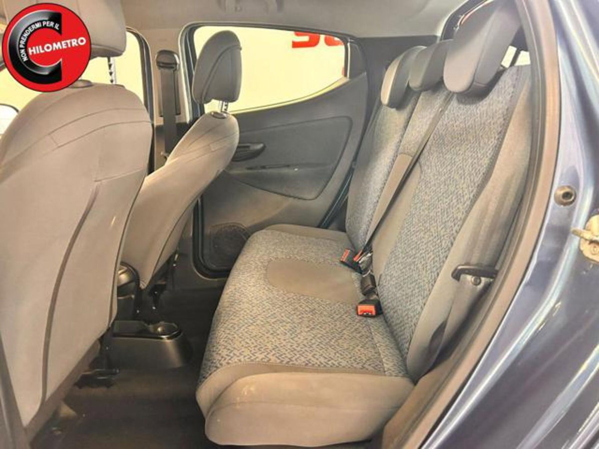 Lancia Ypsilon 1.0 FireFly 5 porte S&S Hybrid Silver Plus (13)