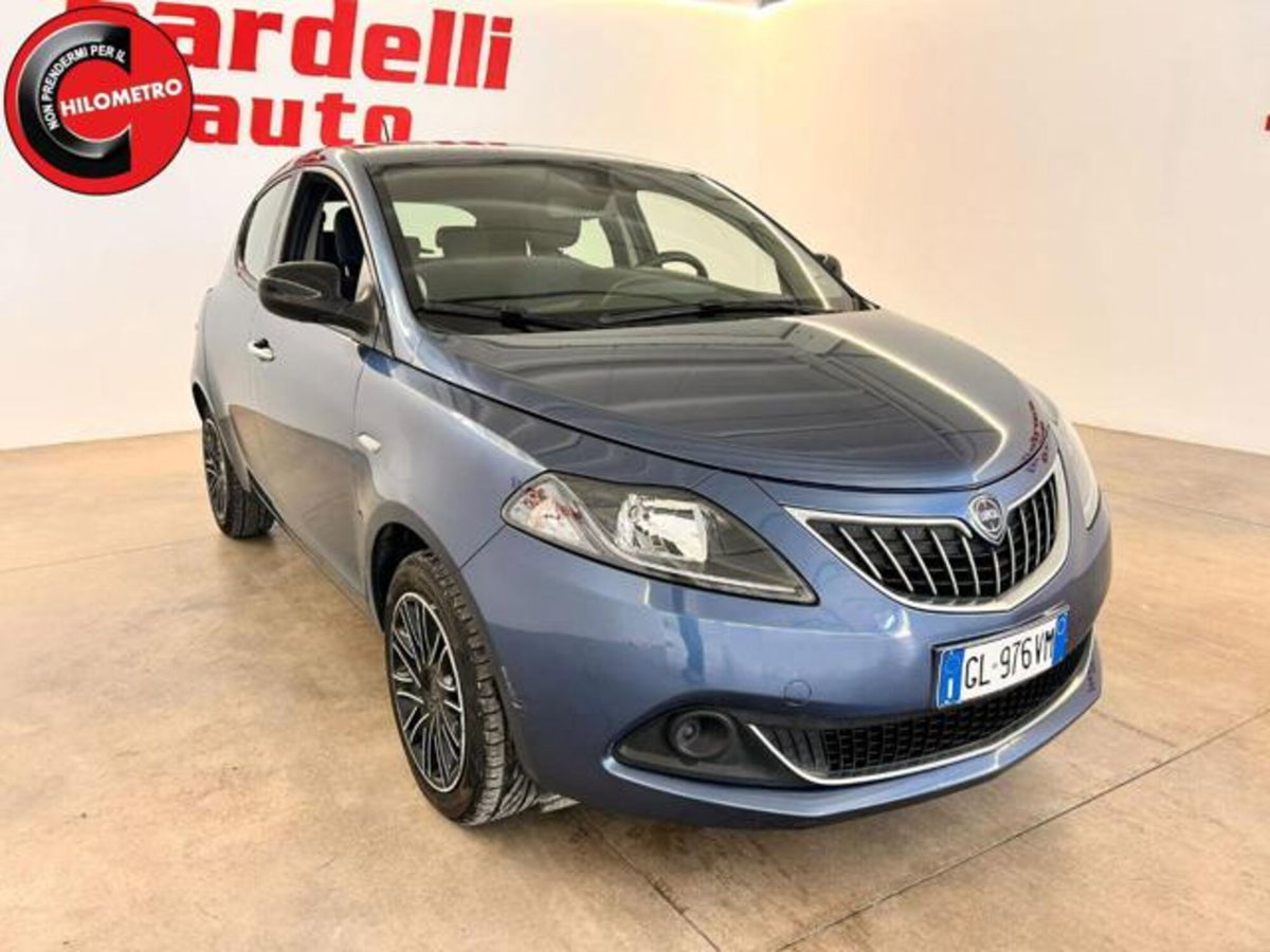 Lancia Ypsilon 1.0 FireFly 5 porte S&S Hybrid Silver Plus (2)