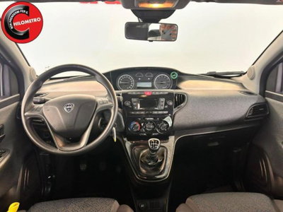 Lancia Ypsilon 1.0 FireFly 5 porte S&S Hybrid Silver Plus (9)