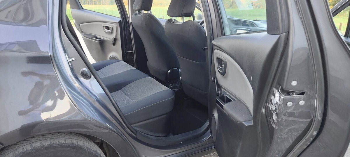 Toyota Yaris 1.5 Hybrid 5 porte Active (10)