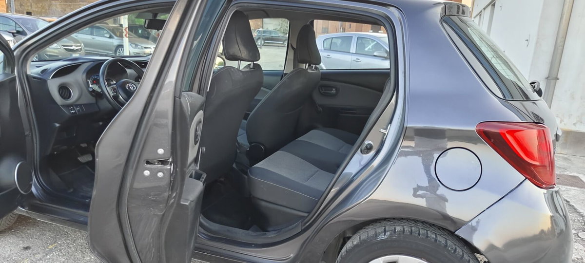 Toyota Yaris 1.5 Hybrid 5 porte Active (11)
