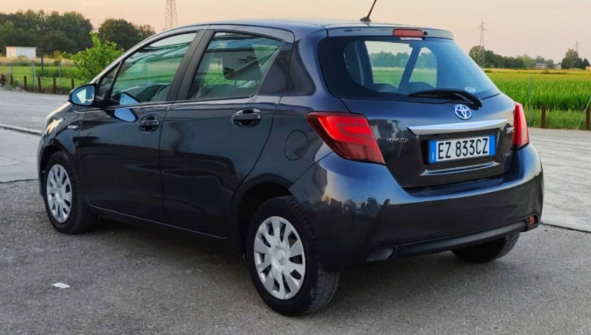Toyota Yaris 1.5 Hybrid 5 porte Active (18)