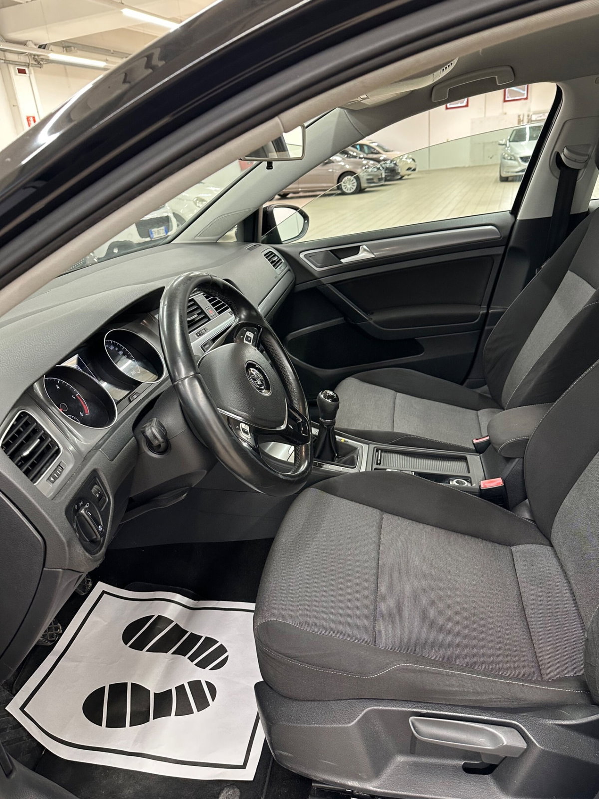 Volkswagen Golf 1.6 TDI 90 CV 5p. Trendline BlueMotion Technology (10)