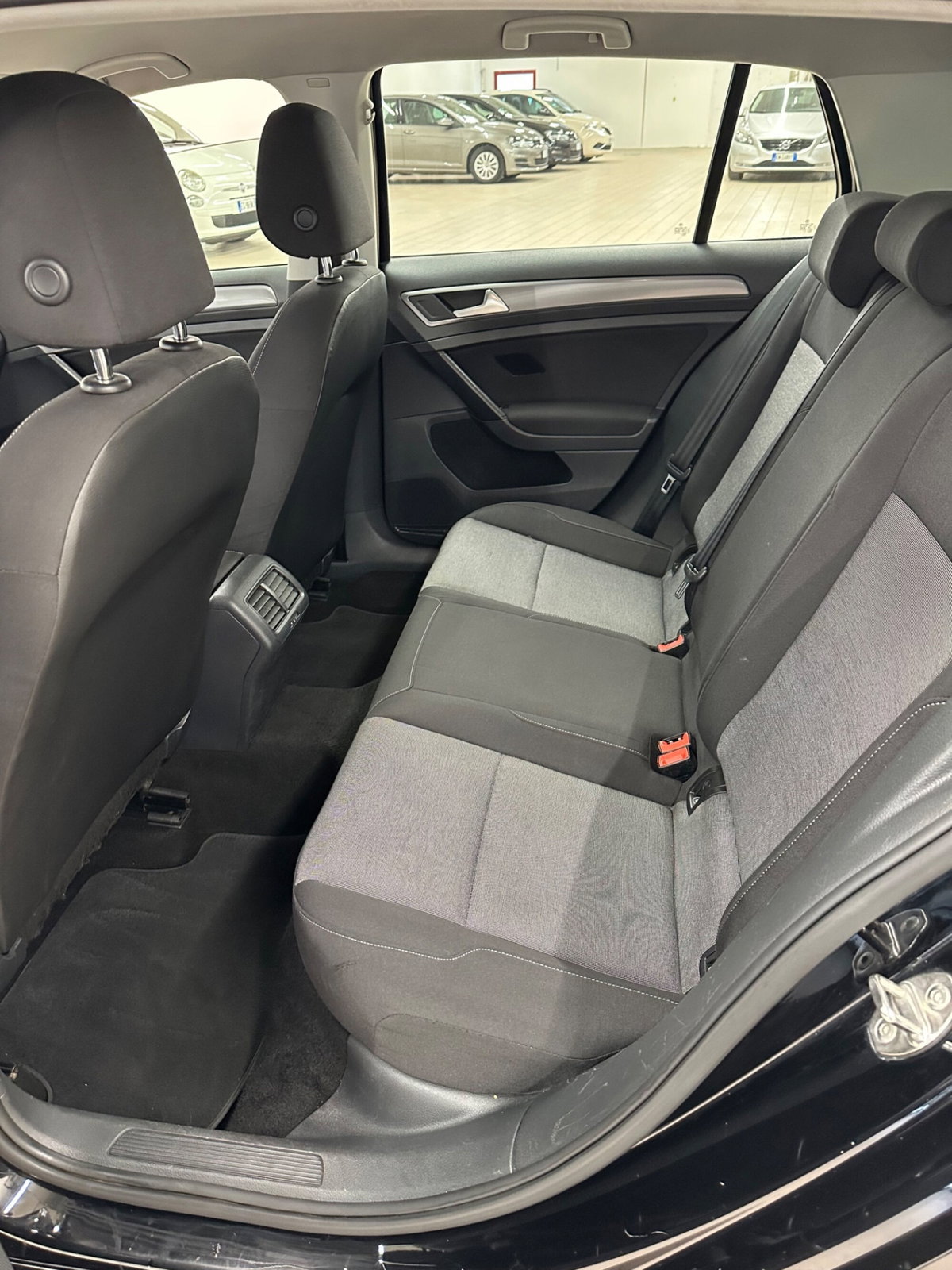 Volkswagen Golf 1.6 TDI 90 CV 5p. Trendline BlueMotion Technology (12)