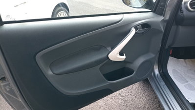 Ford Ka 1.2 8V 69 CV Black&White Edition (18)