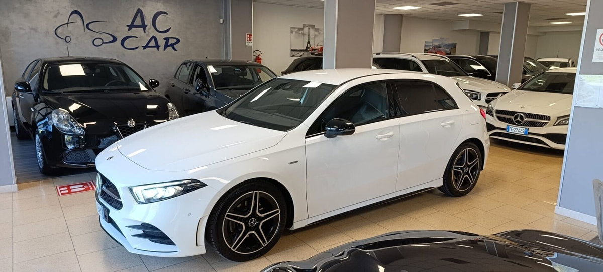 Mercedes-Benz Classe A 180 d Automatic Premium (2)