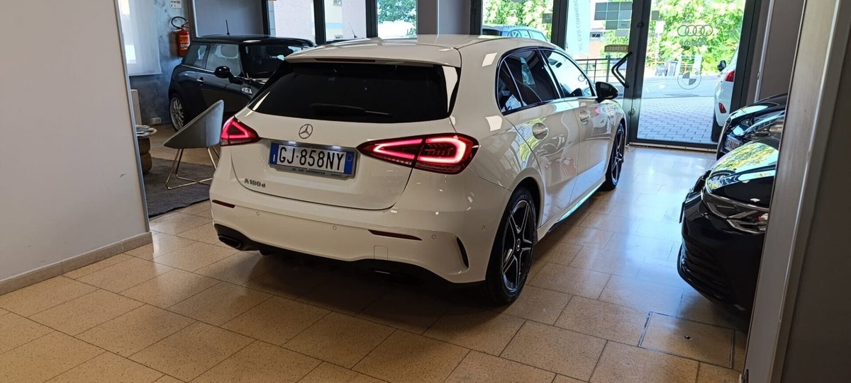 Mercedes-Benz Classe A 180 d Automatic Premium (4)