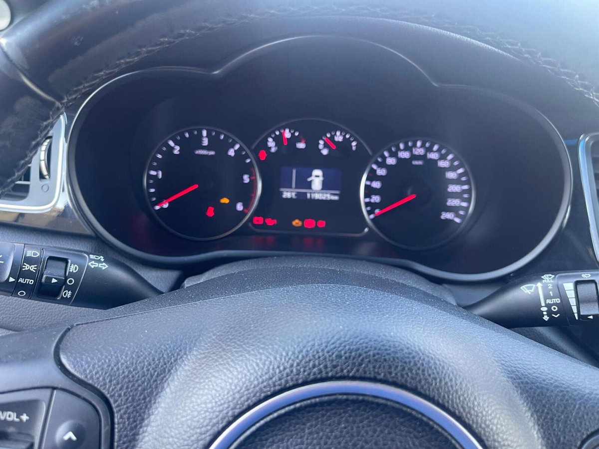 Kia Carens 1.7 CRDi 115 CV Class (11)