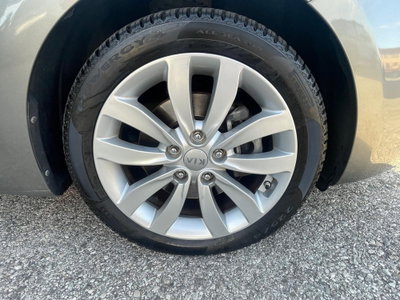 Kia Carens 1.7 CRDi 115 CV Class (15)
