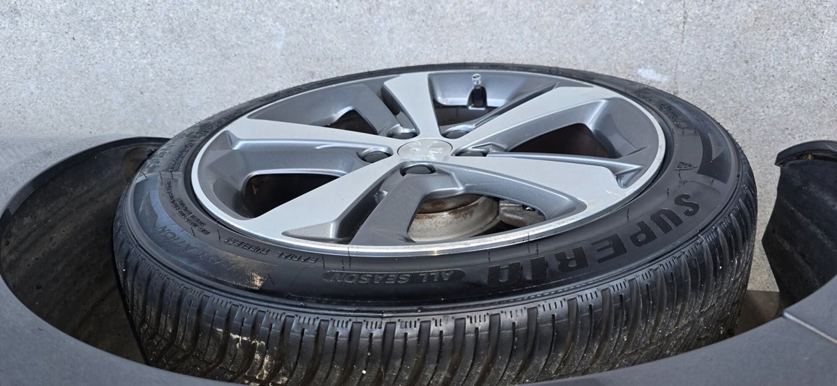 Peugeot 308 SW BlueHDi 120 S&S Business (8)