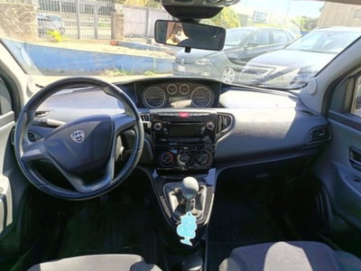 Lancia Ypsilon 1.2 69 CV 5 porte Platinum (10)