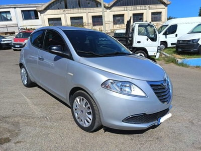 Lancia Ypsilon 1.2 69 CV 5 porte Platinum (2)