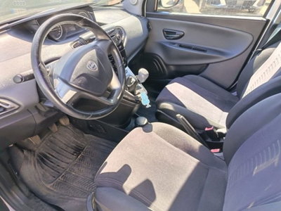 Lancia Ypsilon 1.2 69 CV 5 porte Platinum (9)