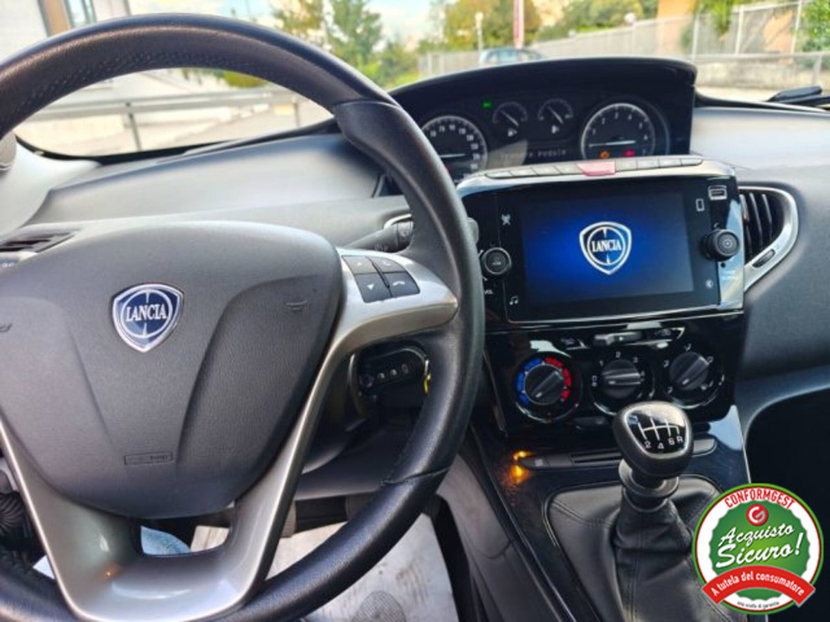 Lancia Ypsilon 1.0 FireFly 5 porte S&S Hybrid Gold Plus (11)