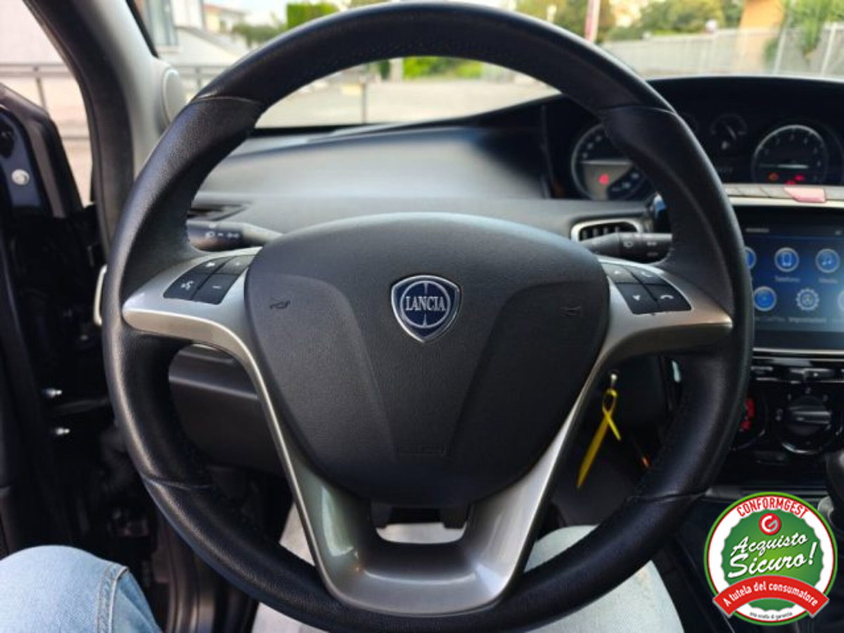 Lancia Ypsilon 1.0 FireFly 5 porte S&S Hybrid Gold Plus (15)