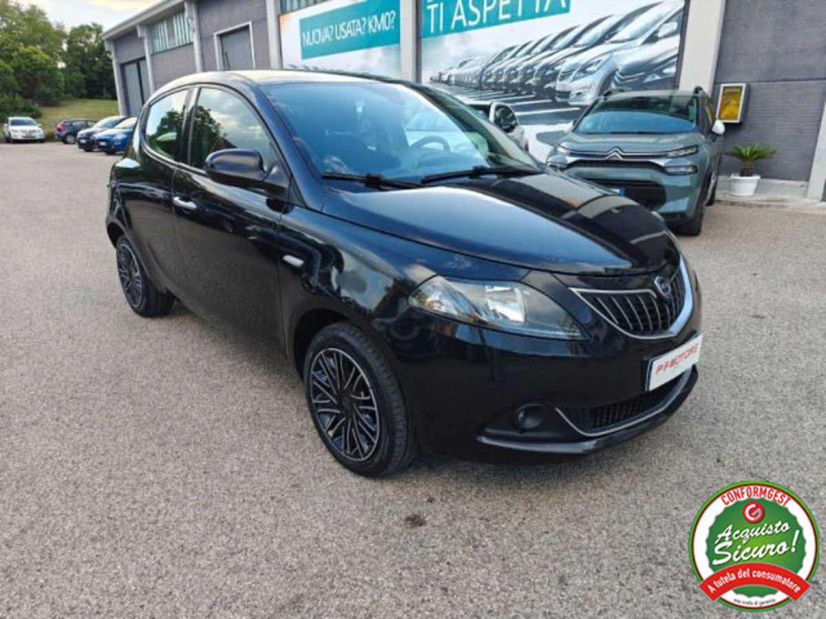 Lancia Ypsilon 1.0 FireFly 5 porte S&S Hybrid Gold Plus (3)