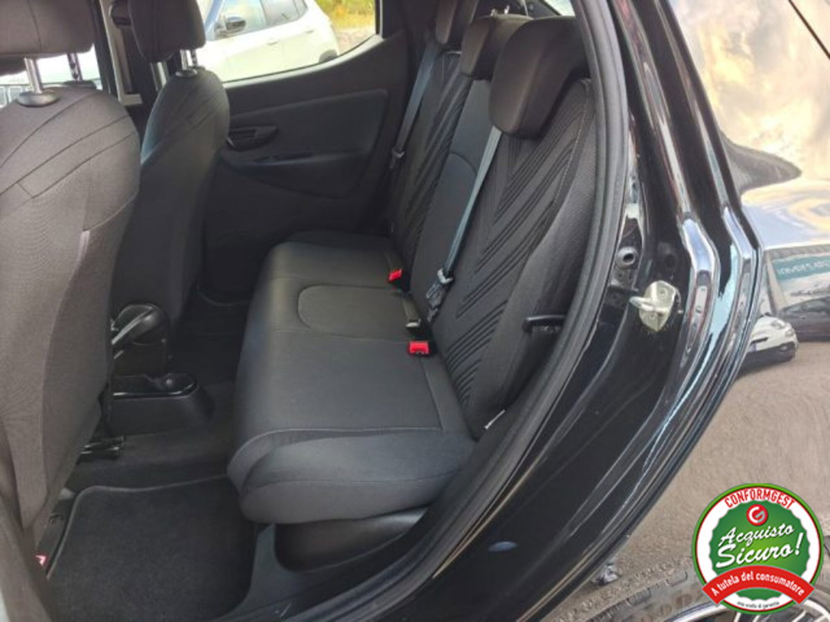 Lancia Ypsilon 1.0 FireFly 5 porte S&S Hybrid Gold Plus (9)