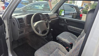 Suzuki Jimny 1.3i 16V cat 4WD JLX (5)