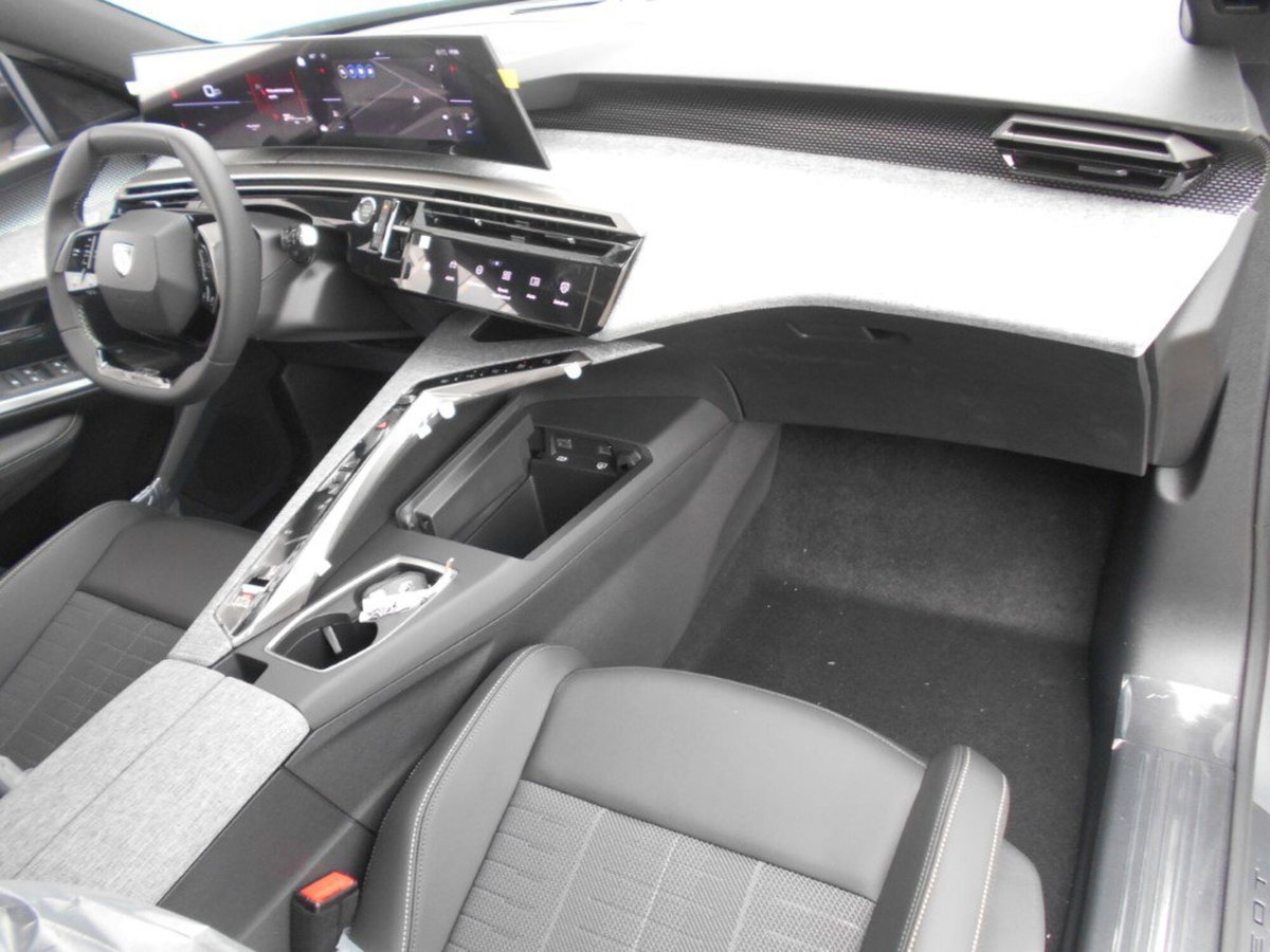 Peugeot 5008 1.2 hybrid Allure 145cv 7p.ti e-dcs6 (4)