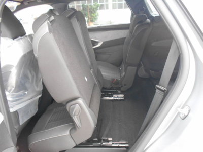 Peugeot 5008 1.2 hybrid Allure 145cv 7p.ti e-dcs6 (8)